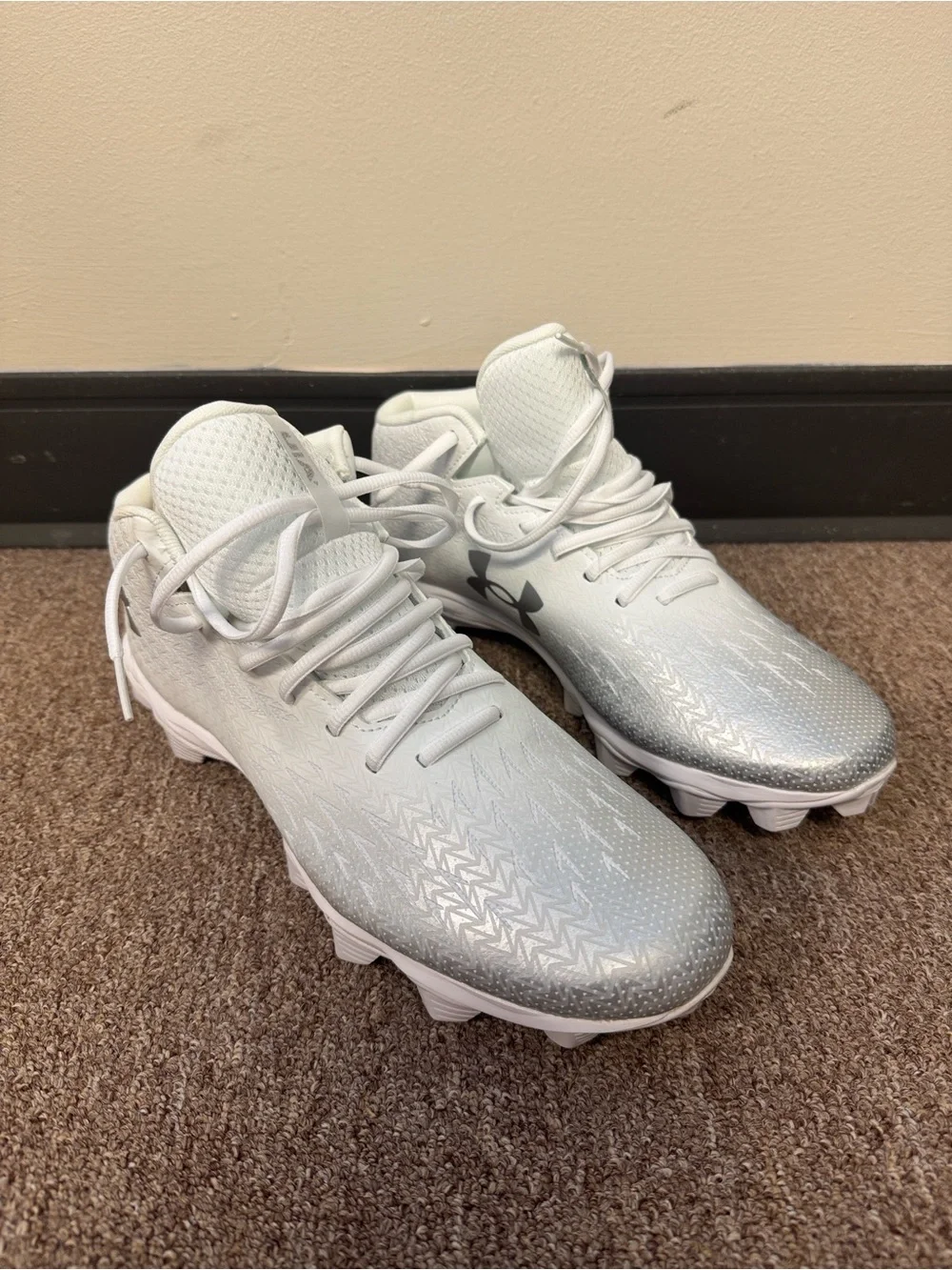 Under Armour Men's White & Silver Cleats Spotlight Fran RM 4.0 size 11